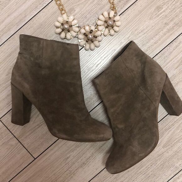 Seychelles suede taupe heeled booties 10 - Picture 1 of 6
